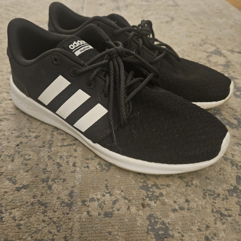 Adidas Cloudfoam Sneakers. Size 8